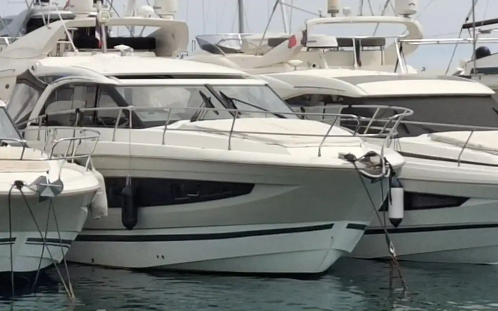 slider 27 Jeanneau Leader 40