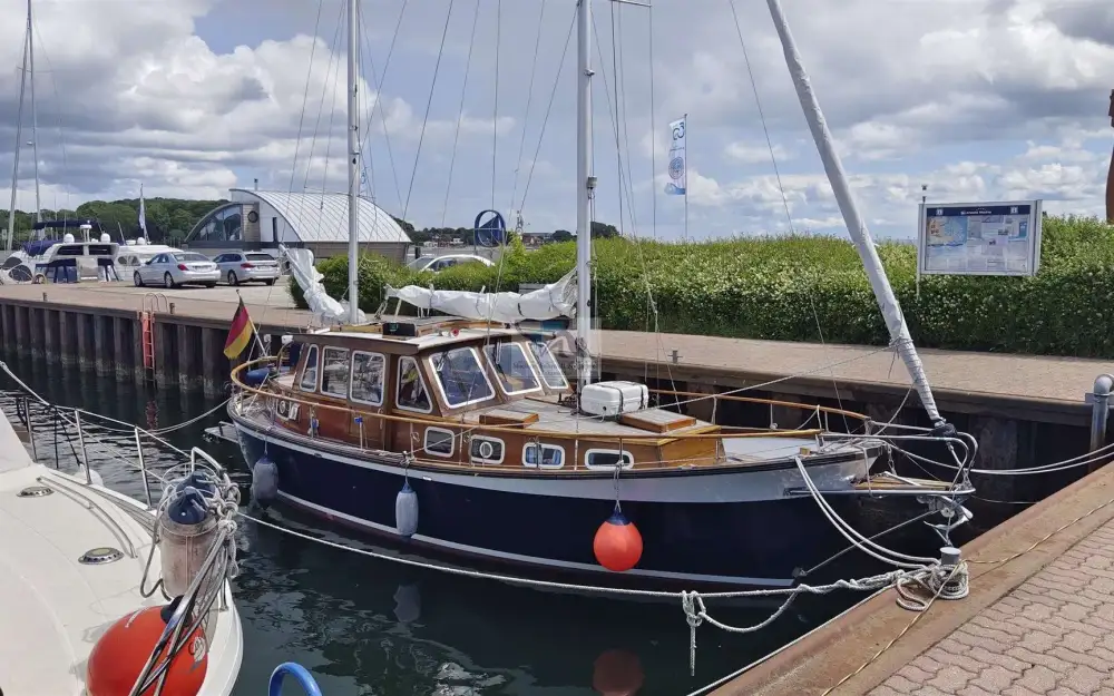 slider 17 Siltala Yachts Nauticat 33