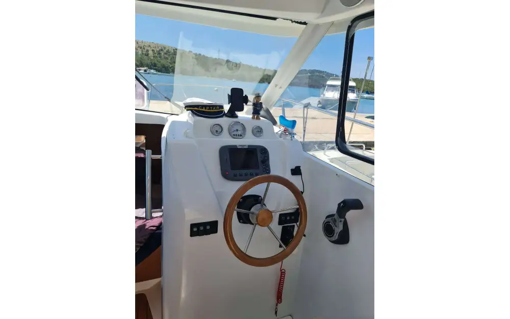 slider 0 Beneteau Antares 750 HB