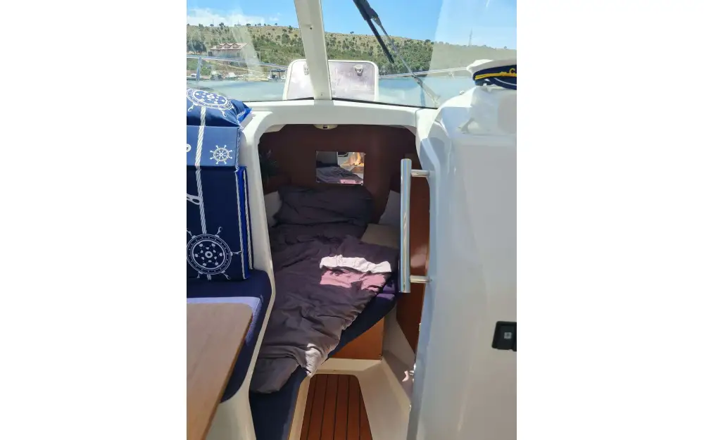 slider 11 Beneteau Antares 750 HB