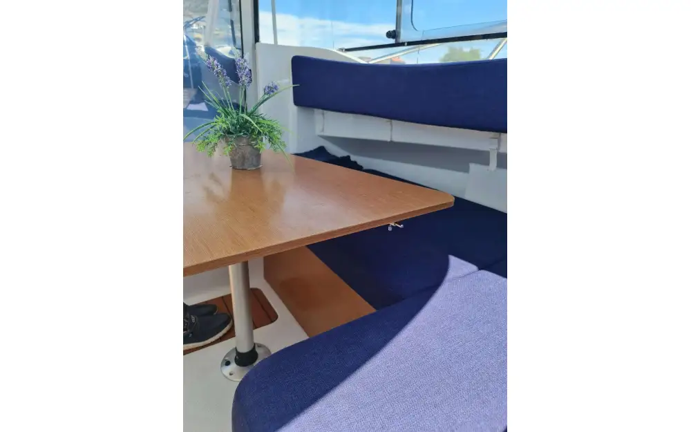 slider 12 Beneteau Antares 750 HB