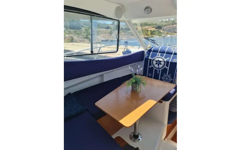 slider 15 Beneteau Antares 750 HB