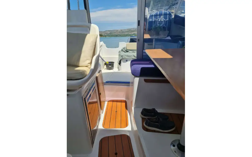 slider 18 Beneteau Antares 750 HB