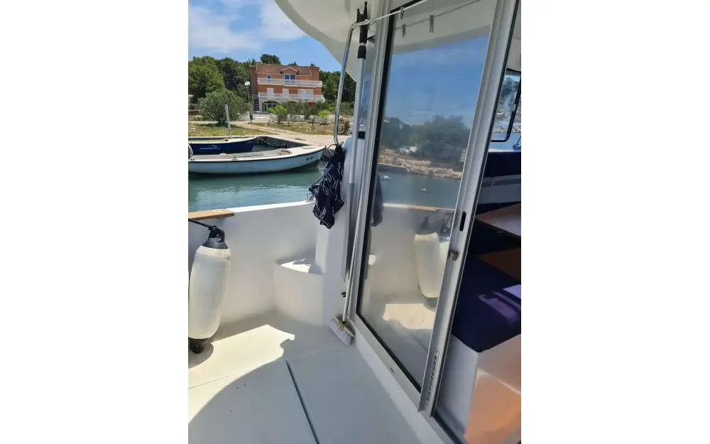 slider 2 Beneteau Antares 750 HB