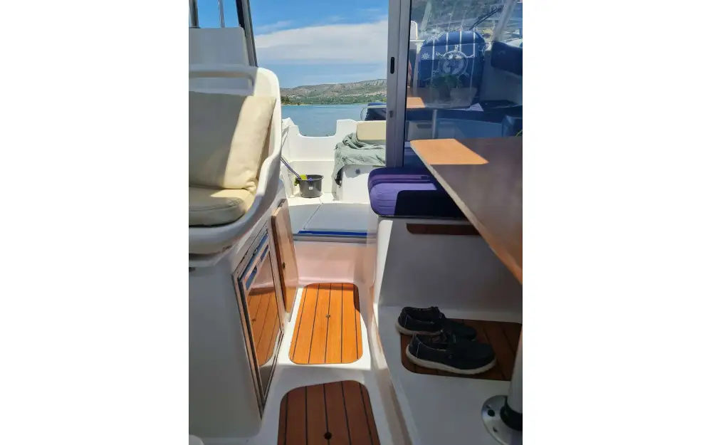 slider 5 Beneteau Antares 750 HB