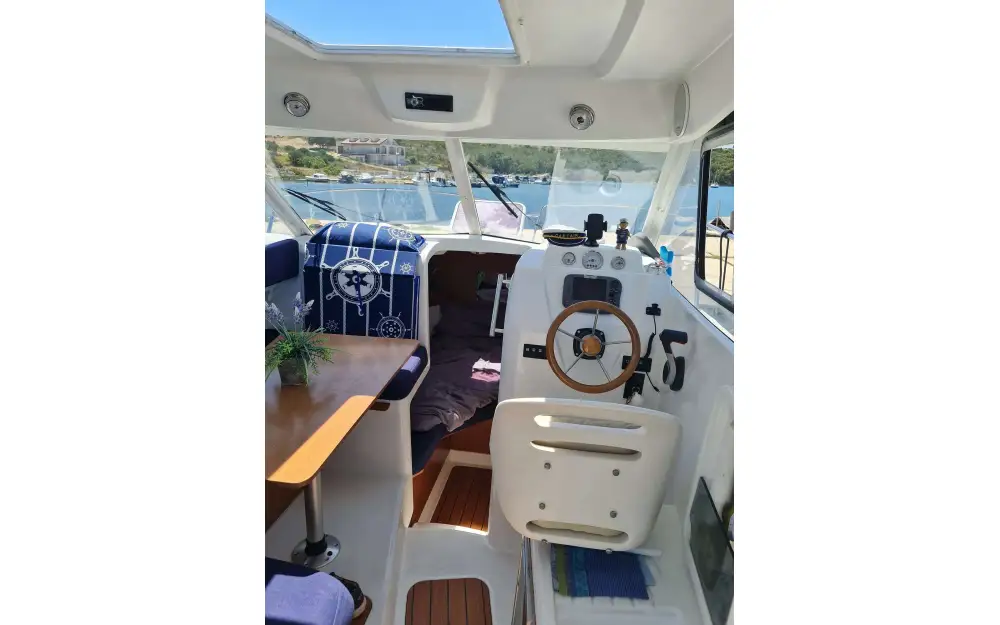 slider 6 Beneteau Antares 750 HB