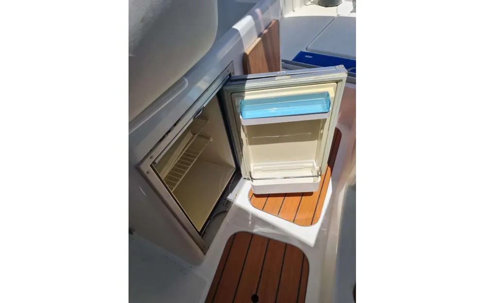 slider 7 Beneteau Antares 750 HB