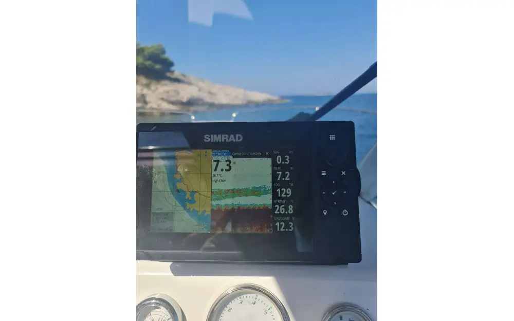 slider 8 Beneteau Antares 750 HB