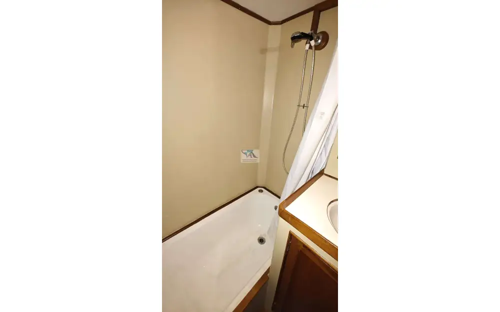 slider 12 Grand Banks  48