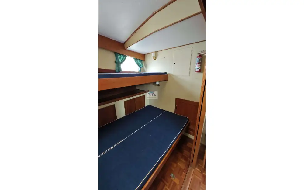 slider 14 Grand Banks  48