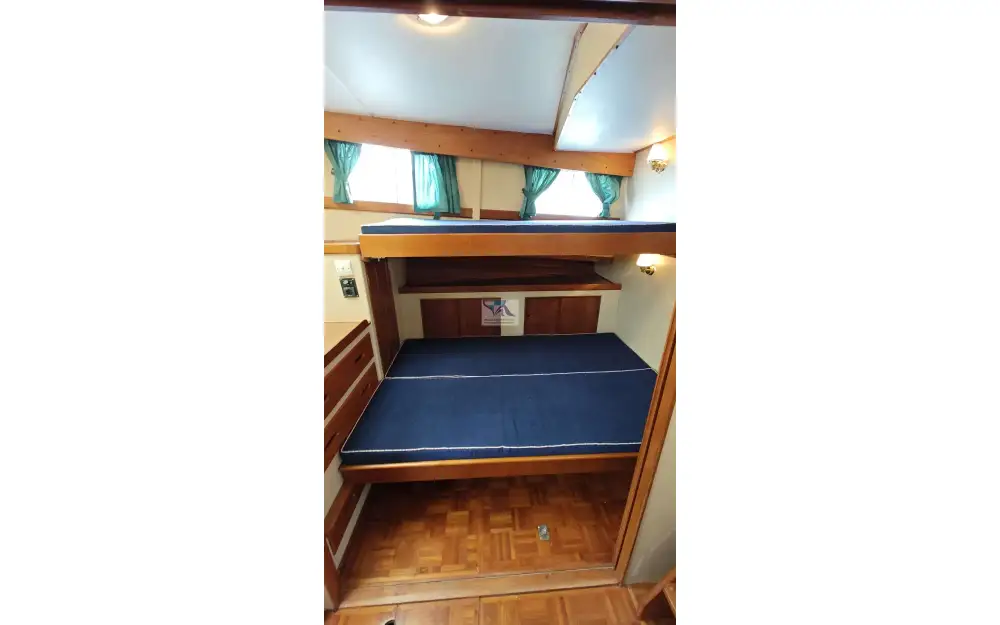 slider 1 Grand Banks  48