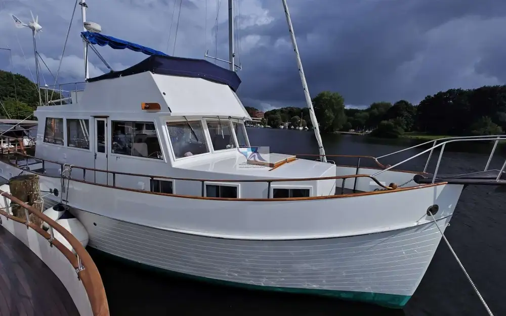 slider 19 Grand Banks  48