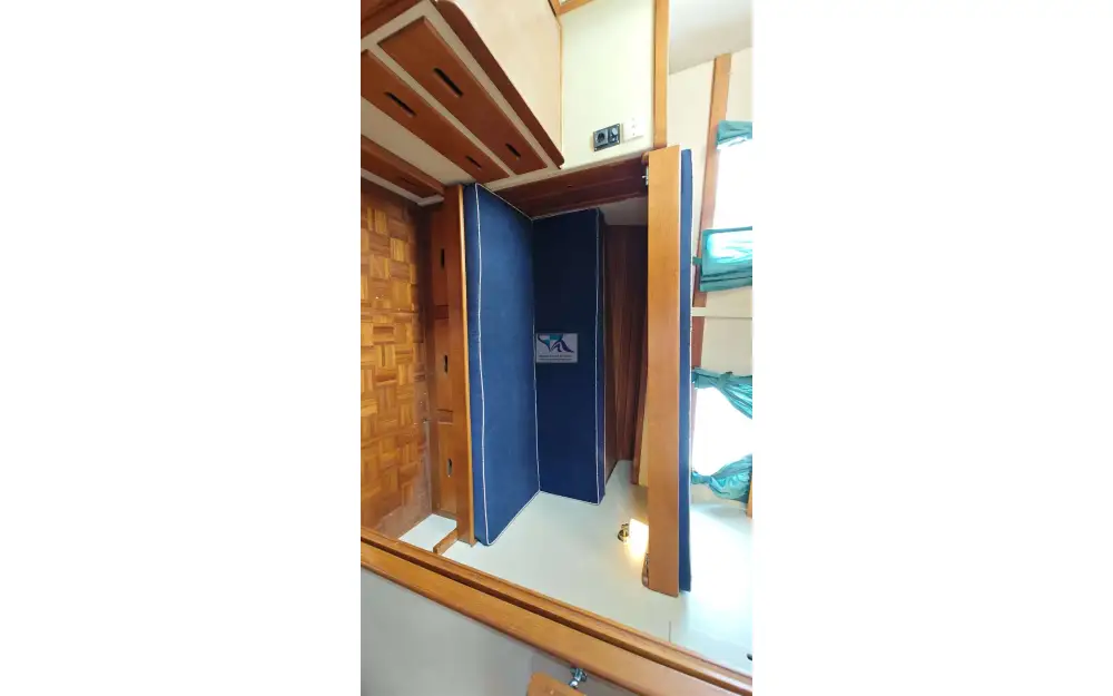 slider 21 Grand Banks  48