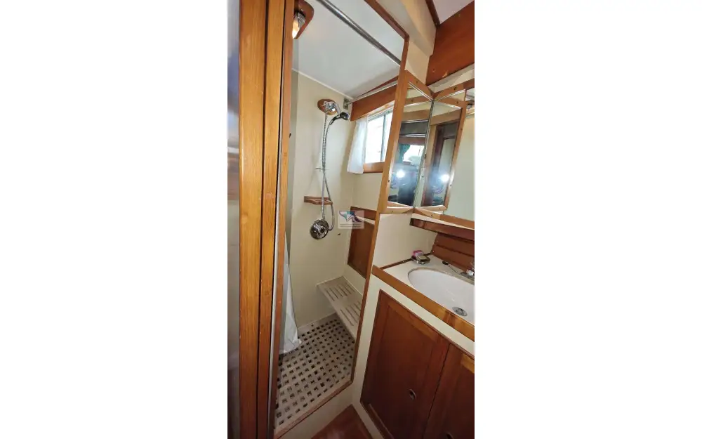 slider 5 Grand Banks  48