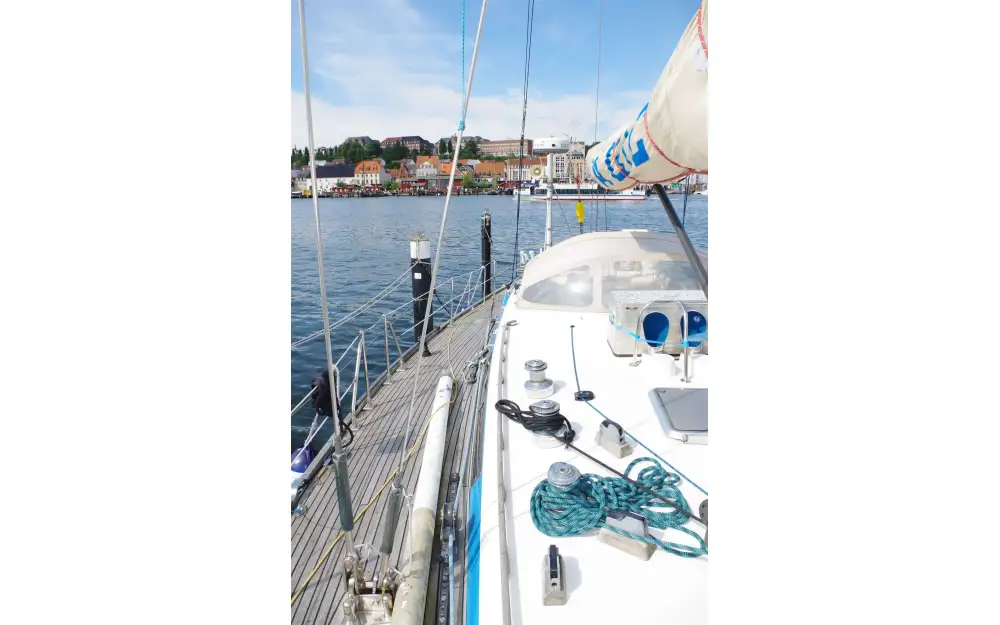 slider 21 Hylas Yachts Hylas 51