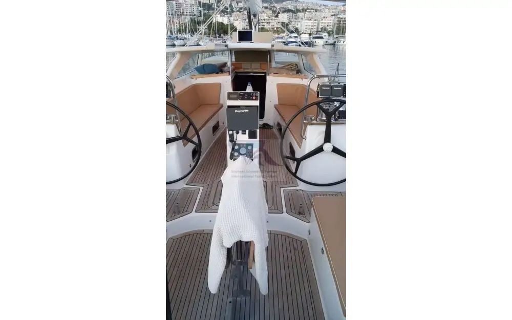 slider 16 X-Yachts X-73