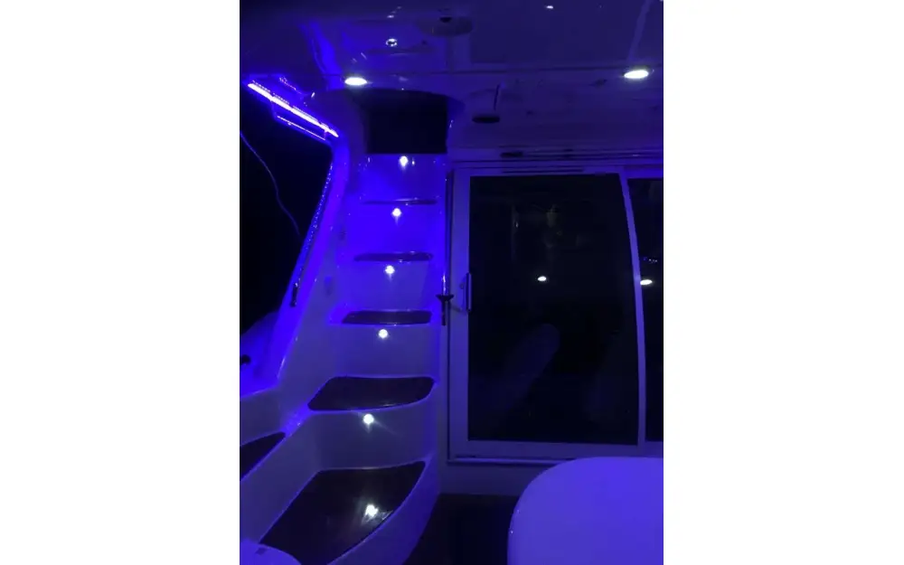 slider 16 Sealine  360