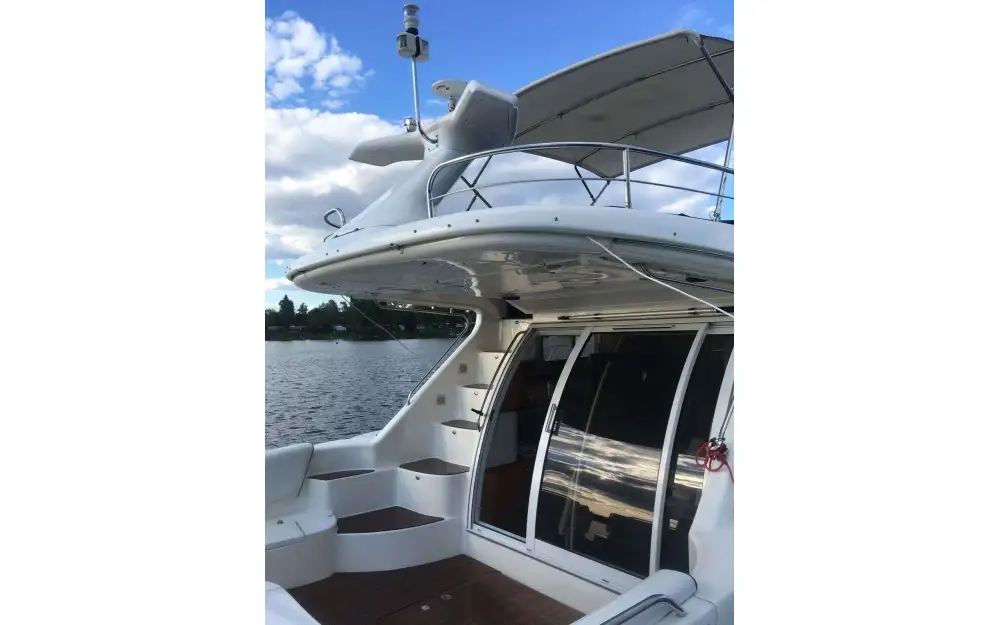 slider 2 Sealine  360
