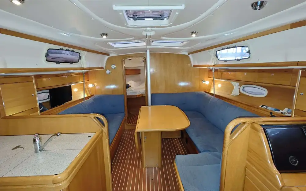 slider 1 Bavaria  37 Cruiser
