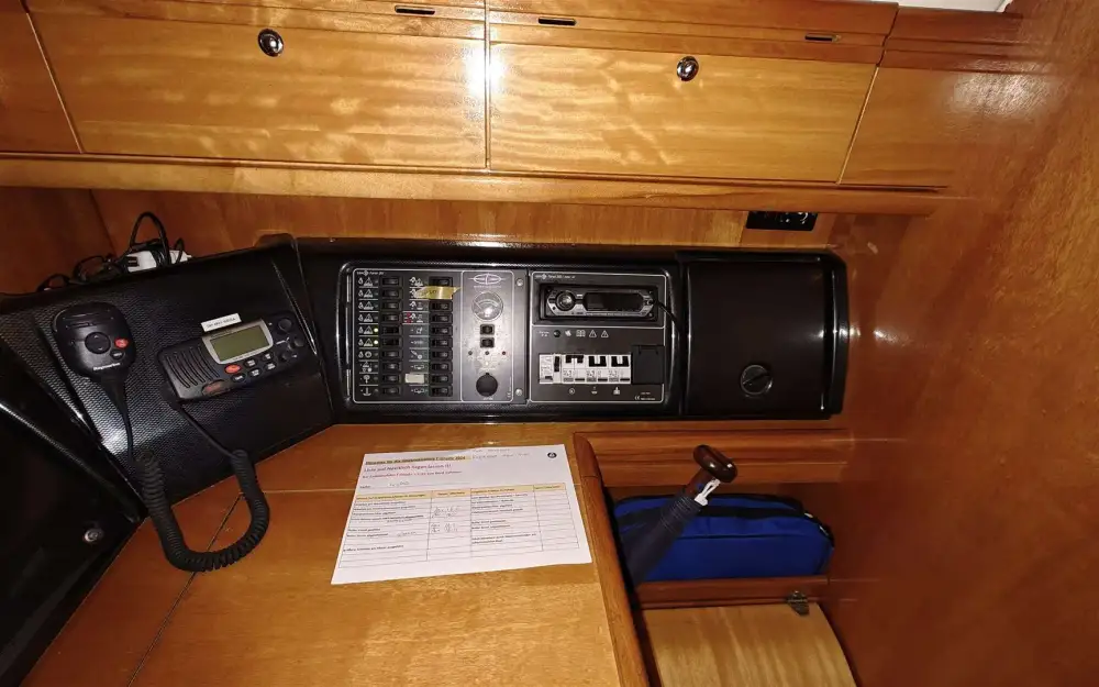 slider 5 Bavaria  37 Cruiser