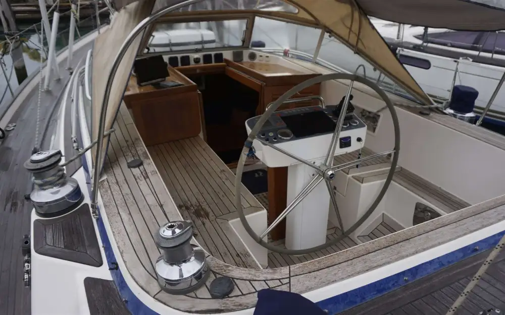 slider 15 Hallberg Rassy  48