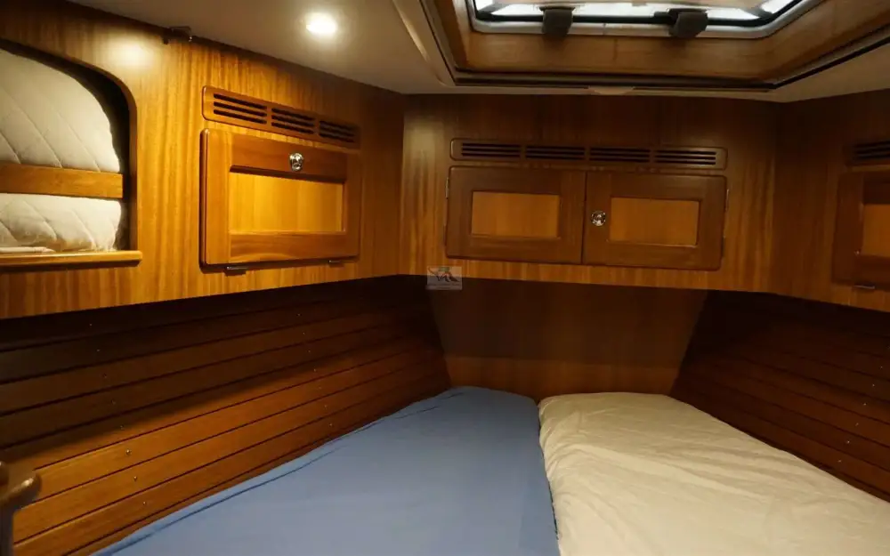 slider 17 Hallberg Rassy  48