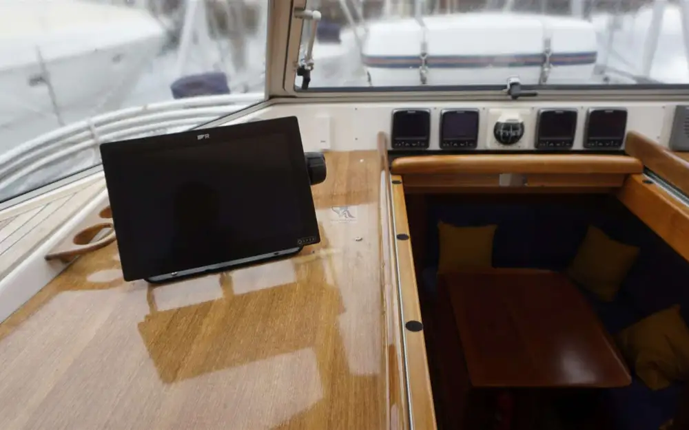 slider 21 Hallberg Rassy  48