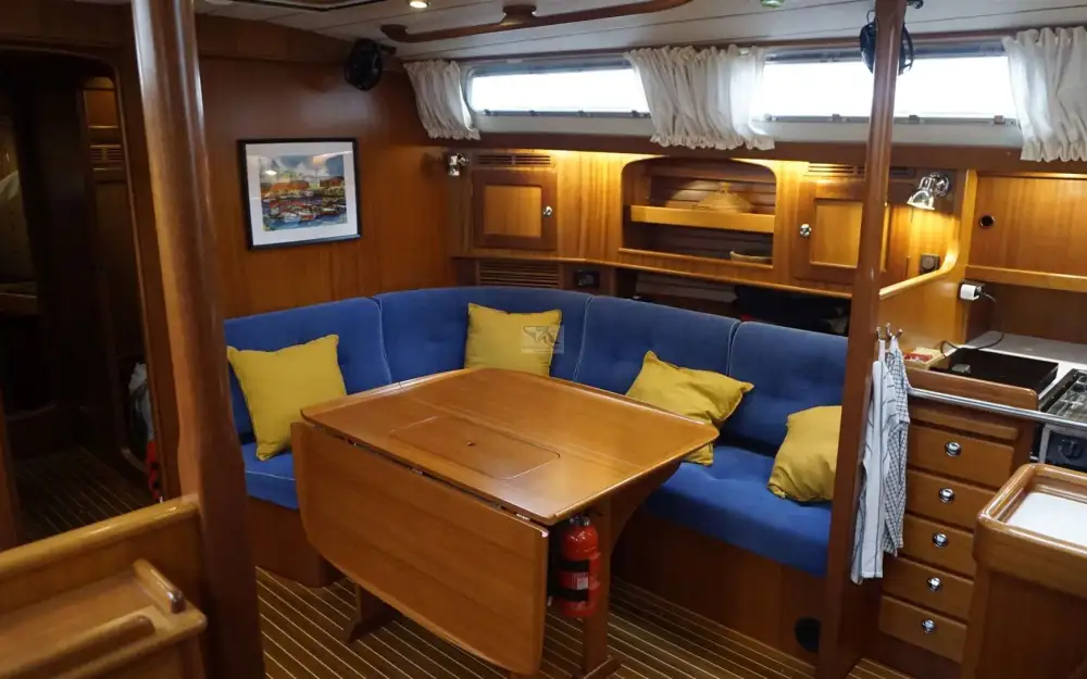 slider 23 Hallberg Rassy  48
