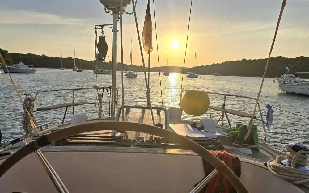 slider 3 Hallberg Rassy  48