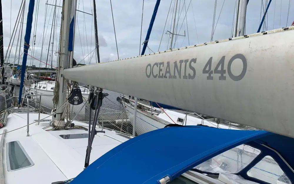 slider 15 Beneteau Oceanis 440