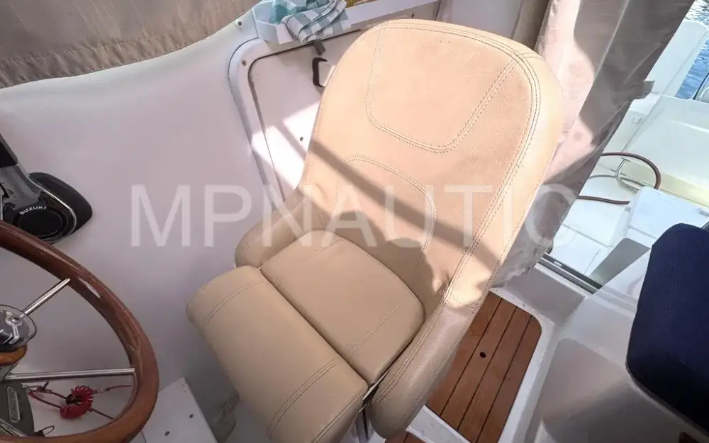 slider 14 Beneteau Antares 750 HB