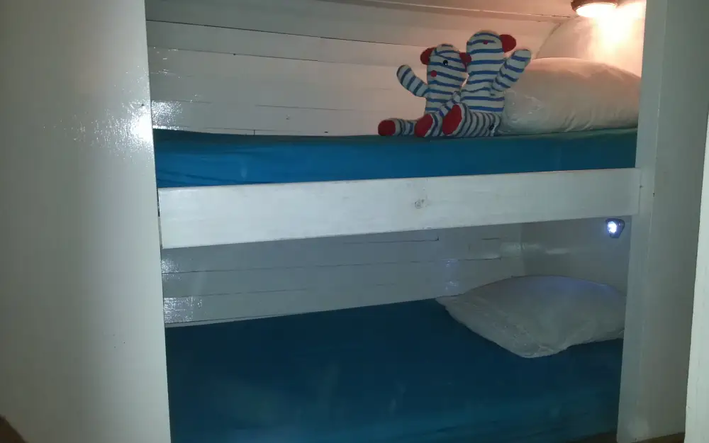 slider 11 Bateau Logement Tjalk authentique rare avec ses agrées mât voile dérives