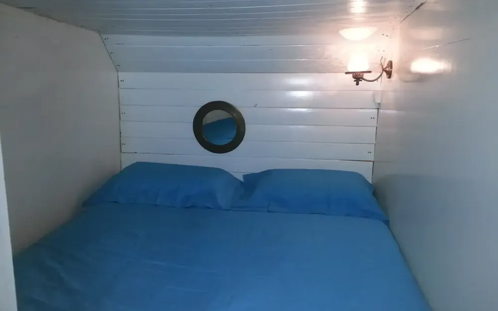 slider 4 Bateau Logement Tjalk authentique rare avec ses agrées mât voile dérives