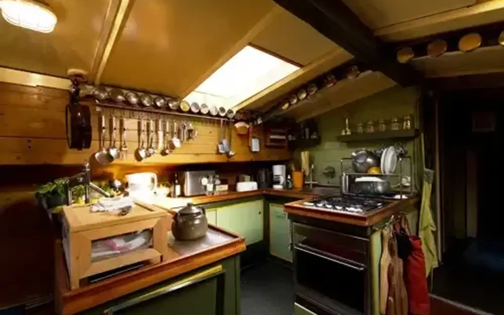 slider 5 Bateau Logement Tjalk authentique rare avec ses agrées mât voile dérives