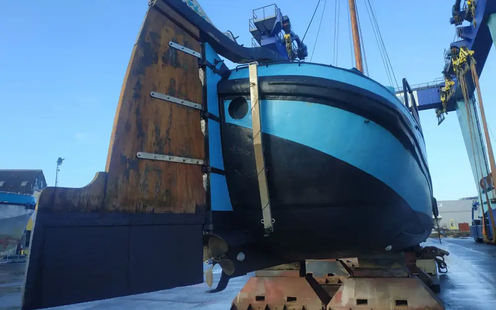 slider 18 Bateau Logement Tjalk authentique rare avec ses agrées mât voile dérives