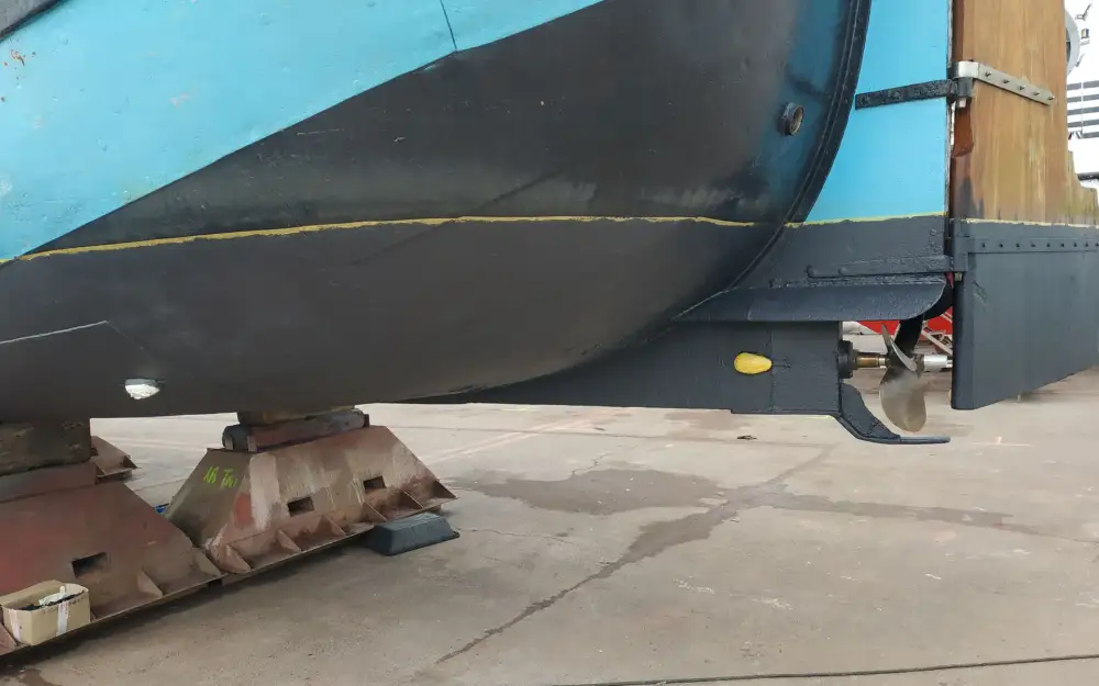 slider 19 Bateau Logement Tjalk authentique rare avec ses agrées mât voile dérives