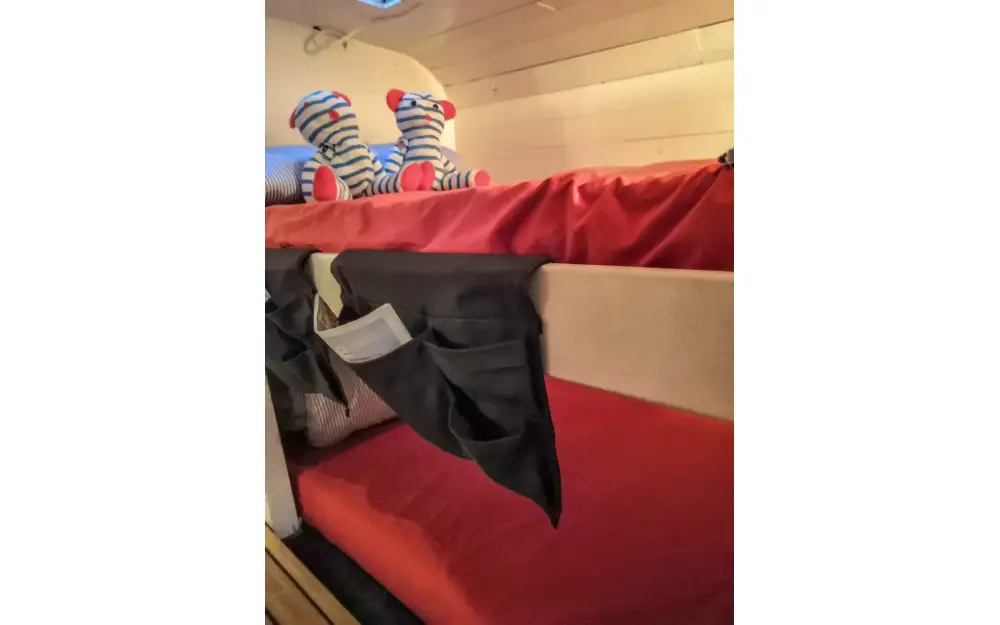 slider 8 Bateau Logement Tjalk authentique rare avec ses agrées mât voile dérives