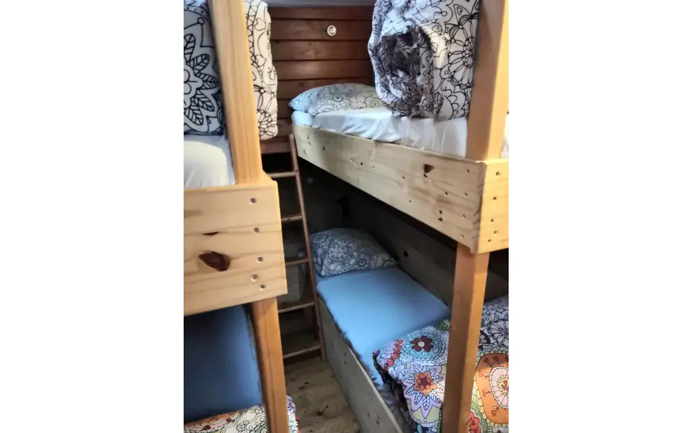 slider 7 Bateau Logement Tjalk authentique rare avec ses agrées mât voile dérives