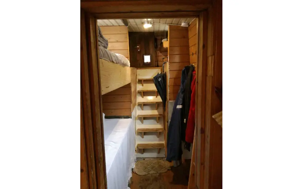 slider 9 Bateau Logement Tjalk authentique rare avec ses agrées mât voile dérives