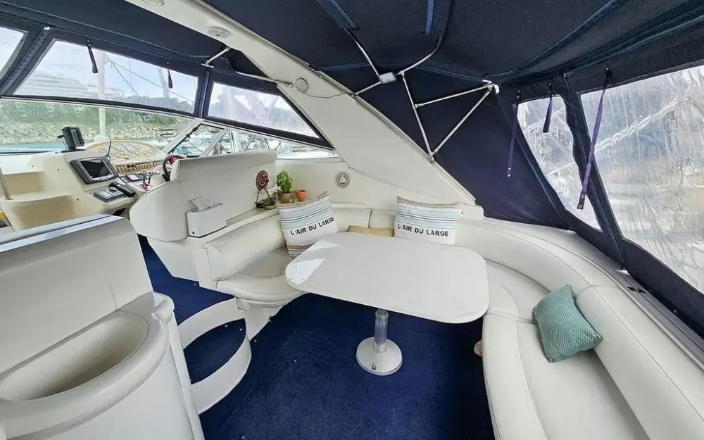slider 10 Cruisers Yachts  4270 Esprit
