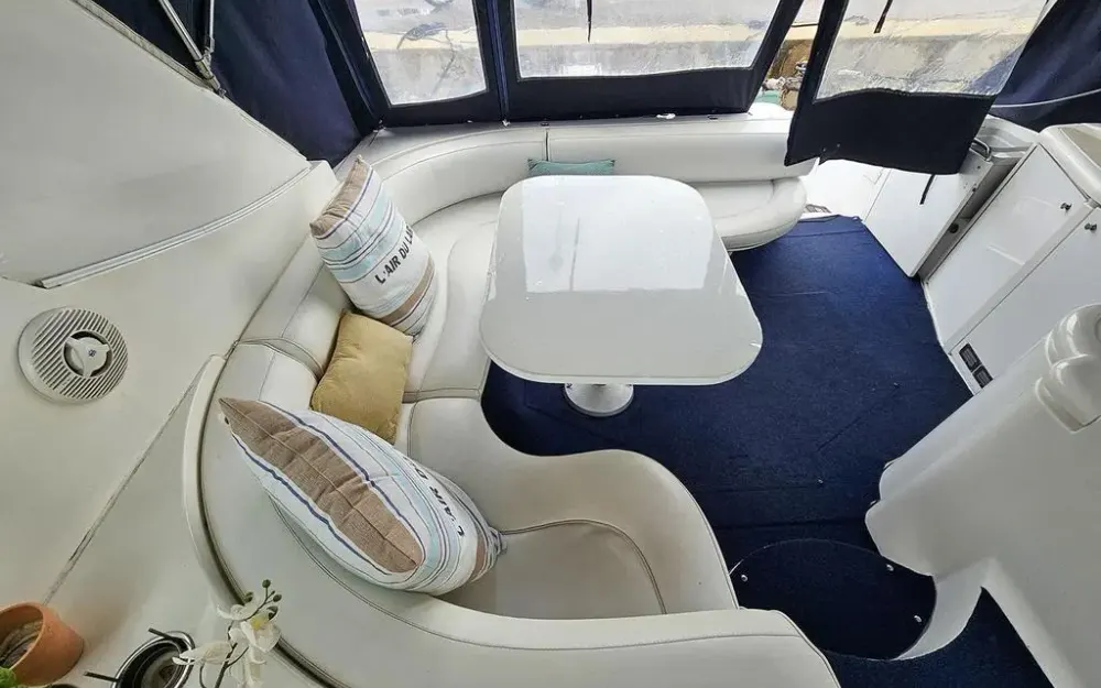 slider 12 Cruisers Yachts  4270 Esprit