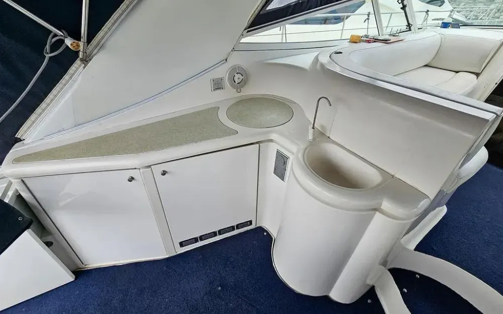 slider 14 Cruisers Yachts  4270 Esprit