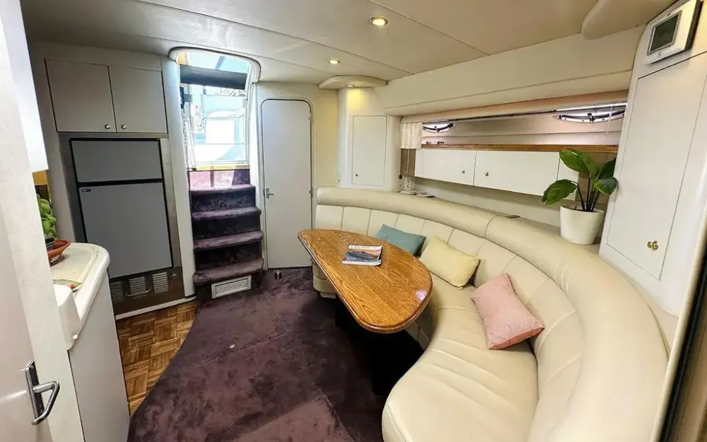 slider 2 Cruisers Yachts  4270 Esprit
