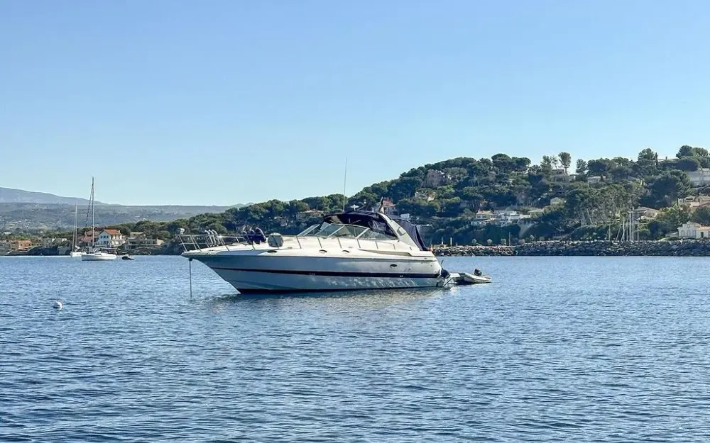 slider 33 Cruisers Yachts  4270 Esprit