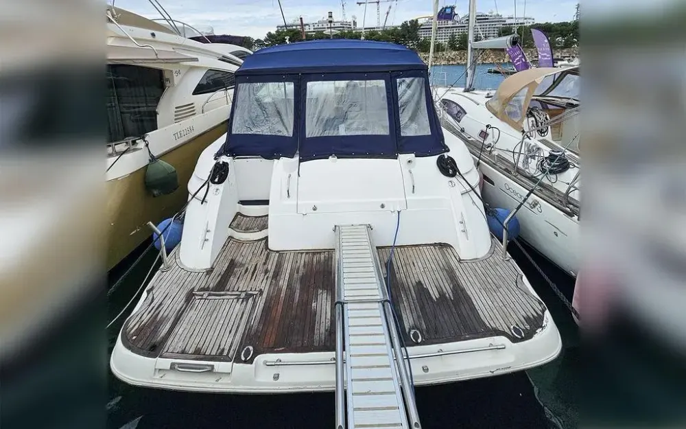 slider 6 Cruisers Yachts  4270 Esprit
