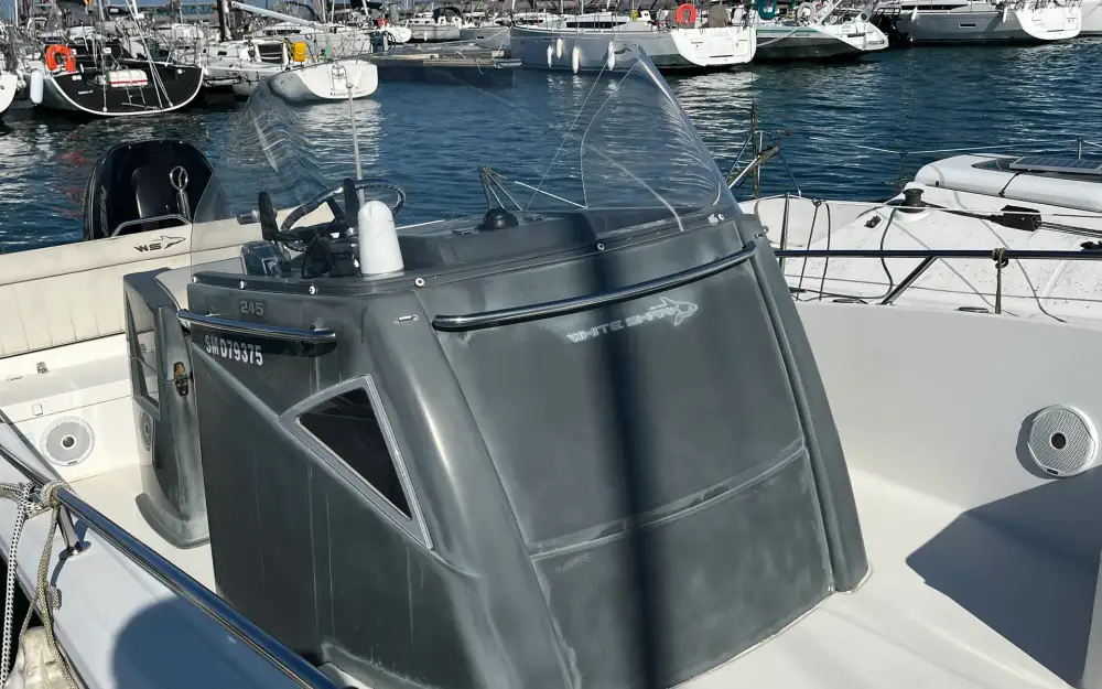 slider 2 White Shark  245