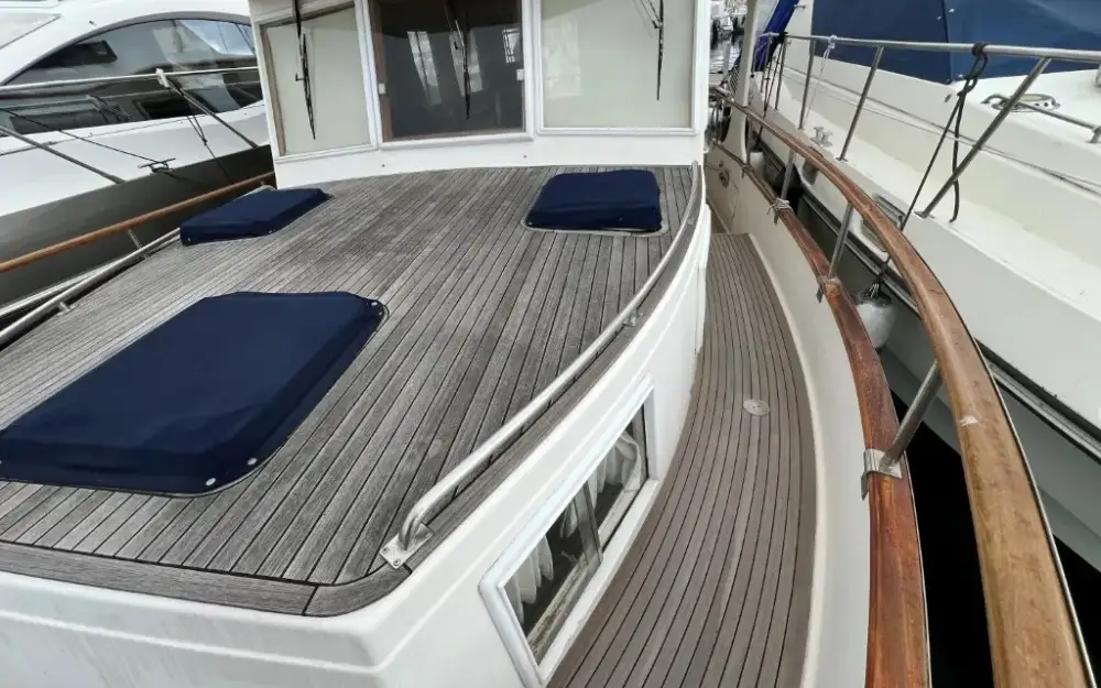 slider 11 Grand Banks  36 Europa