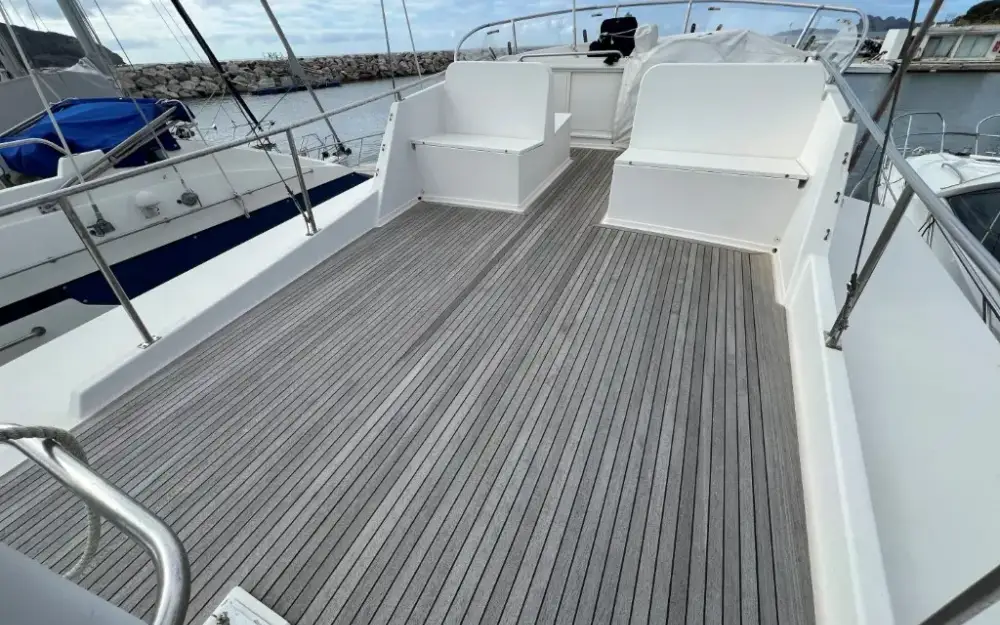 slider 14 Grand Banks  36 Europa