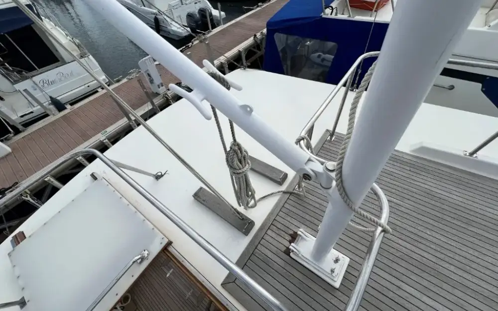 slider 15 Grand Banks  36 Europa