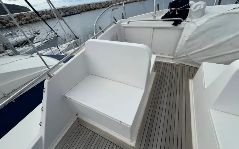 slider 17 Grand Banks  36 Europa - null